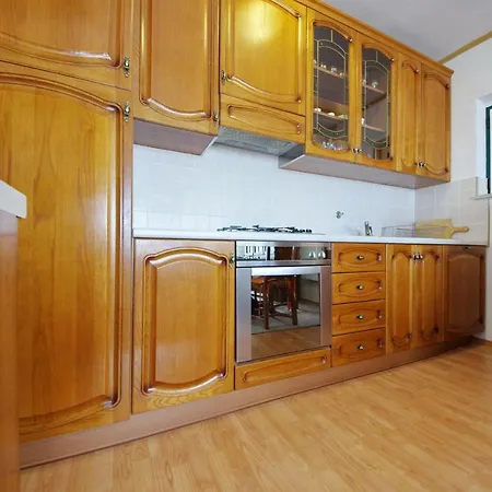 Zvonko Villa *